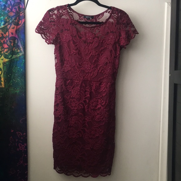 Medium Burgundy Dress. - Picture 1 of 4